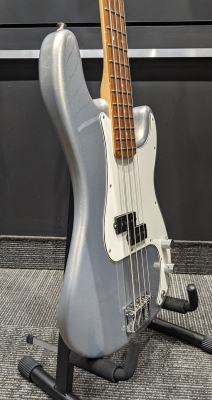 Fender Player P-Bass Pau Ferro - Silver 4